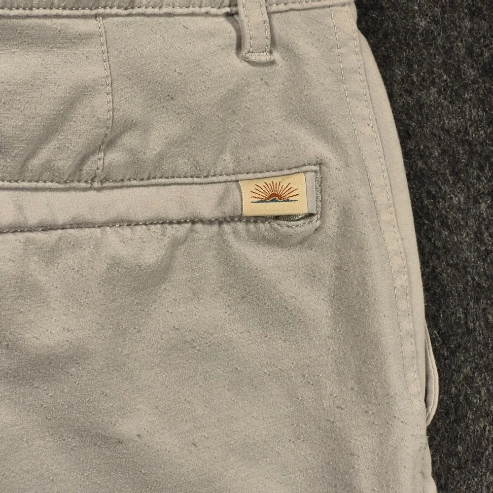 Faherty All Day Shorts Mens 28 Light Gray Hybrid Coastal Casual Quick Dri 7 in